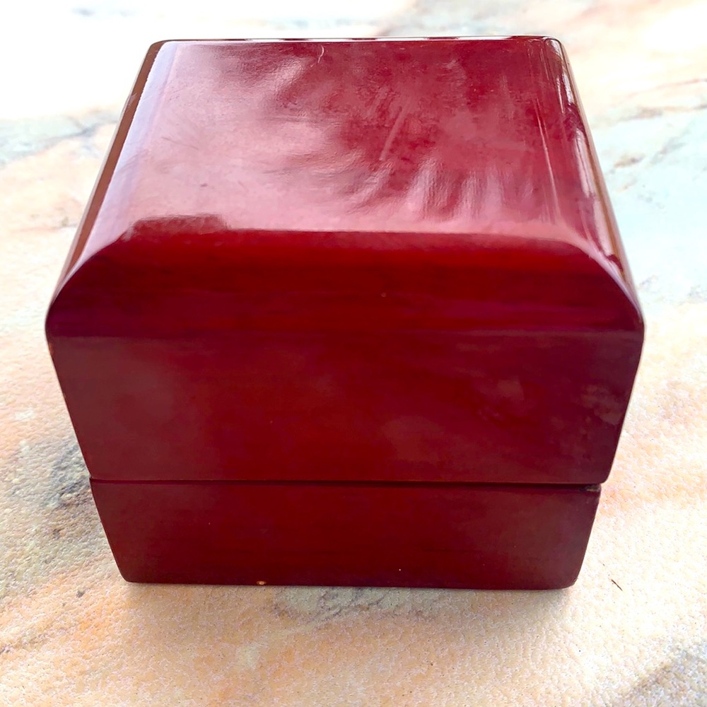 Wood ring box with light